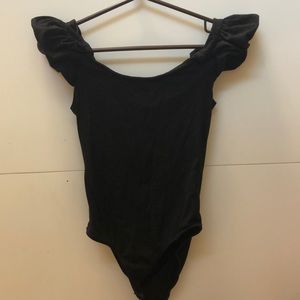 Body suit puffer sleeve.